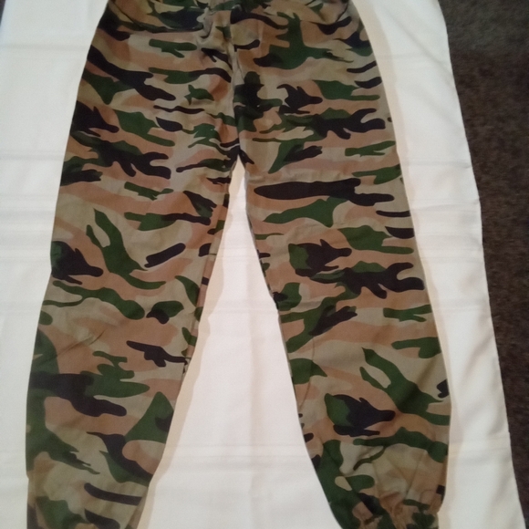 Camo Pants - Camouflage Pants - Camo Green Size Small New